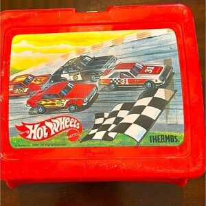 VNTG  1984 Thermos brand Hot Wheels red plastic lunch box  Collectable OS